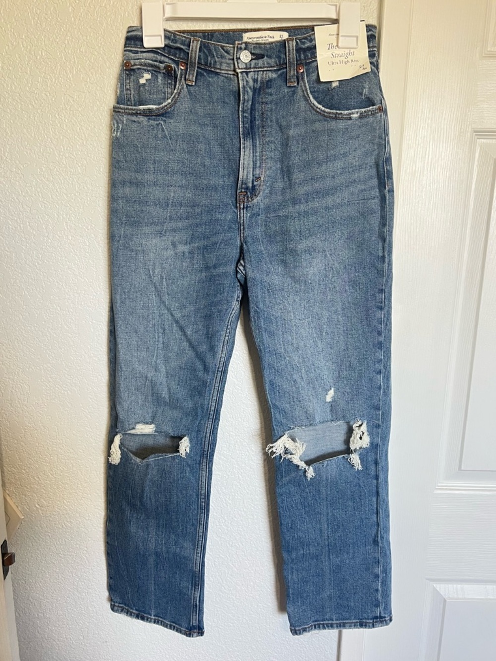 Abercrombie & Fitch The Ankle Straight Ultra High Rise Distressed Jeans